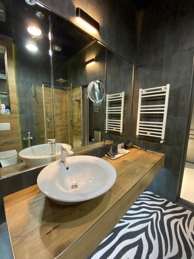 New Double Room Luxury Apartment In The Center Chisinau Bagian luar foto