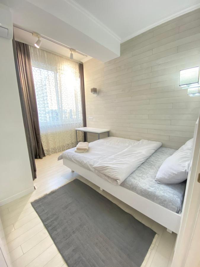 New Double Room Luxury Apartment In The Center Chisinau Bagian luar foto