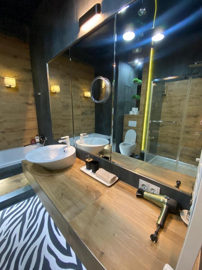 New Double Room Luxury Apartment In The Center Chisinau Bagian luar foto